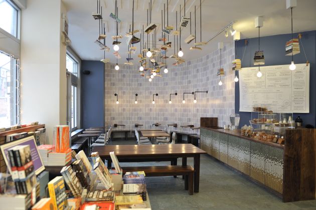 Το βιβλιοπωλείο McNally Jackson στη Νέα Υόρκη.